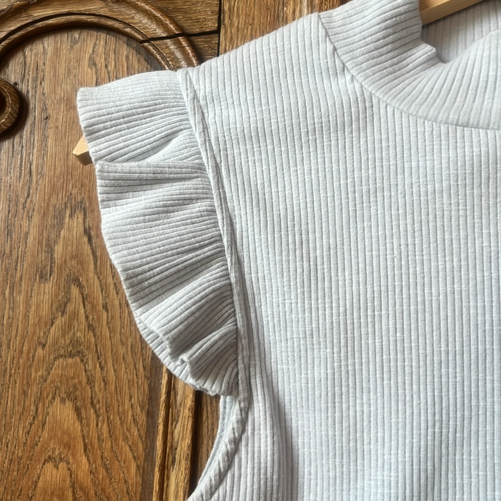 Storia Ribbed Ruffle Sleeve Cropped Top Sz S - Picture 8 of 12